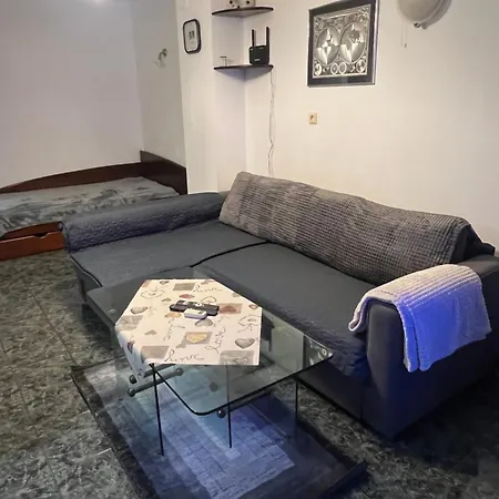 East Spacious And Comfort In The Suburb In Appartement *