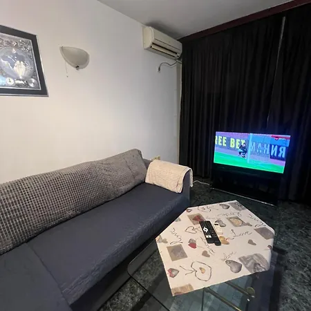 Апартамент East Spacious And Comfort In The Suburb In София