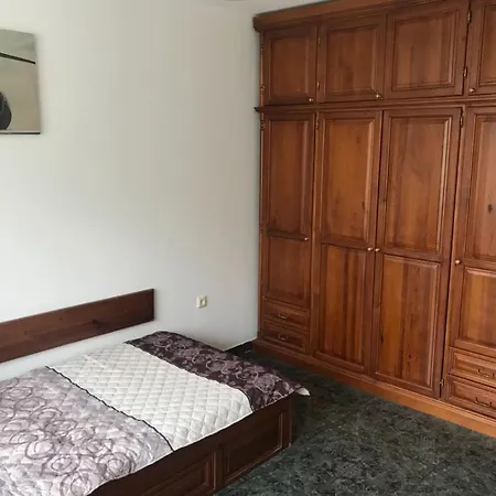 East Spacious And Comfort In The Suburb In Appartamento