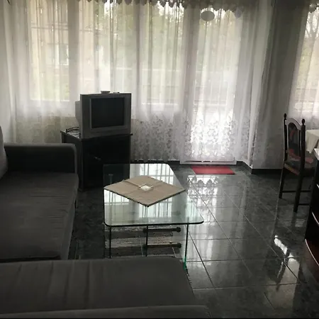 Апартаменты East Spacious And Comfort In The Suburb In София